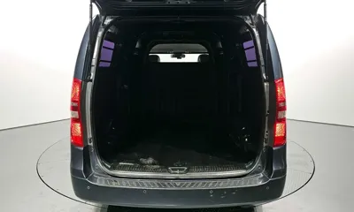 Hyundai Starex 2018, 62369 км, за 9183.41 USD - фото 20