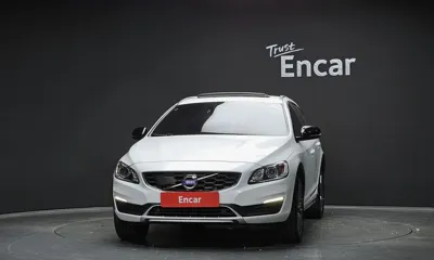 Volvo V60 2018, 163587 км, за 6236.05 USD