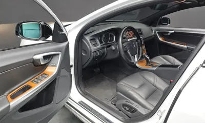 Volvo V60 2018, 163587 км, за 6236.05 USD - фото 12