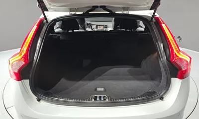 Volvo V60 2018, 163587 км, за 6236.05 USD - фото 20