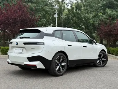 BMW iX 2025, 2700 км, за 43972.62 USD