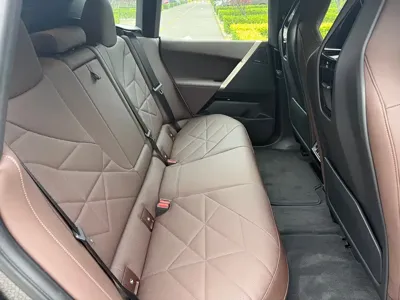 BMW iX 2025, 2700 км, за 43724.51 USD - фото 8