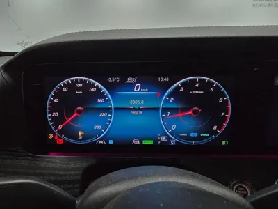Mercedes-Benz E-Class 2021, 58907 км, за 28410.96 USD - фото 8