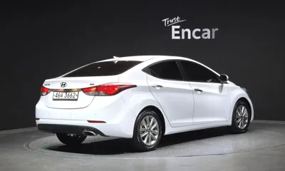 Hyundai Avante 2016, 75880 км, за 4850.99 USD