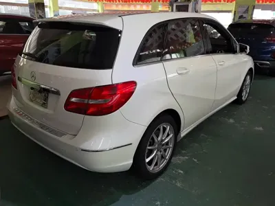 Mercedes-Benz B-Class 2013, 82000 км, за 4672.56 USD