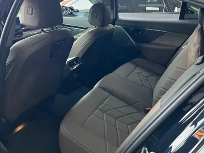BMW 5 Series 2024, 25000 км, за 37532.5 USD - фото 9