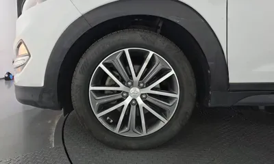 Hyundai Tucson 2017, 160035 км, за 6055.87 USD