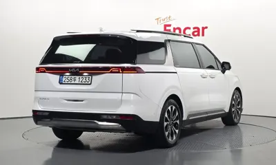 Kia Canival 2023, 75645 км, за 19478.84 USD
