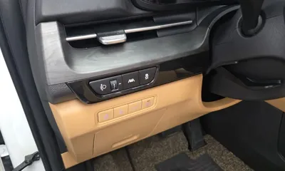 Kia Canival 2023, 75645 км, за 19478.84 USD - фото 28
