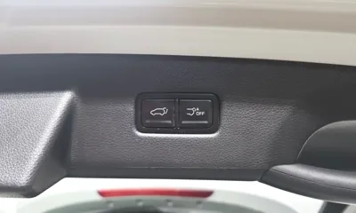 Kia Canival 2023, 75645 км, за 19478.84 USD - фото 33