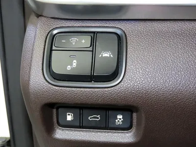 Kia K5 2019, 80000 км, за 10699.75 USD - фото 14