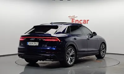 Audi Q8 2022, 34460 км, за 43359.54 USD