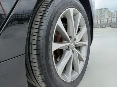 Hyundai Grandeur 2015, 177155 км, за 3243.84 USD