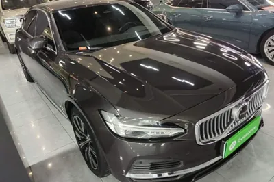 Volvo S90 New Energy 2022, 51000 км, за 27174 USD