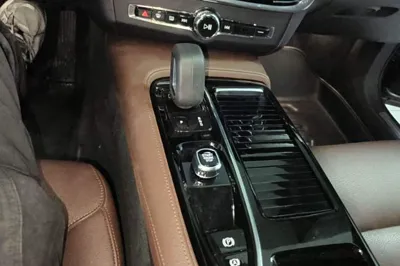 Volvo S90 New Energy 2022, 51000 км, за 27174 USD - фото 21