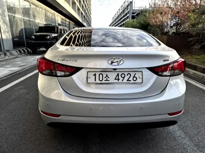 Hyundai Avante 2016, 92338 км, за 4135.49 USD