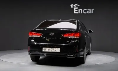 Hyundai Sonata 2018, 107858 км, за 7417.62 USD