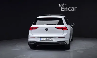 Volkswagen Golf 2024, 38734 км, за 19450.97 USD