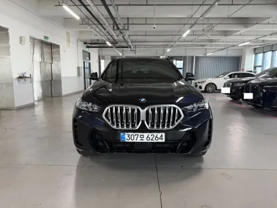 BMW X6 2026, 9765 км, за 76221.54 USD