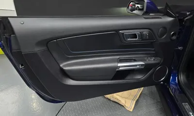 Ford Mustang 2019, 46298 км, за 29628.17 USD - фото 24