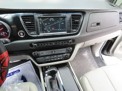 Kia Canival 2016, 56858 км, за 10233.69 USD - фото 9