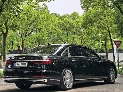 Audi A8 2025, 35000 км, за 122687.44 USD