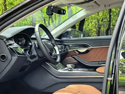 Audi A8 2025, 35000 км, за 122687.44 USD - фото 8