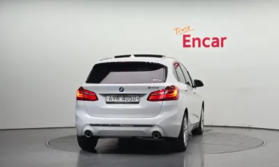 BMW 2-Series 2019, 52979 км, за 11166.17 USD