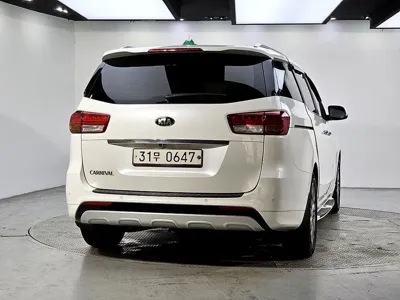 Kia Canival 2016, 203099 км, за 4005.7 USD