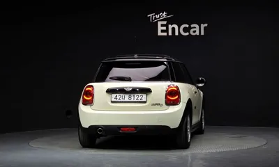 MINI Cooper 2018, 79187 км, за 6381.45 USD