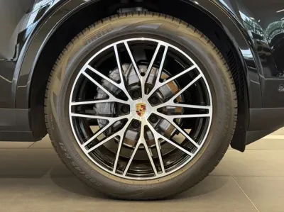 Porsche Cayenne 2024, 29369 км, за 86459.05 USD - фото 6