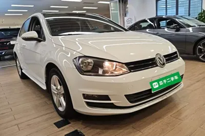 Volkswagen Golf 2015, 101000 км, за 6964 USD