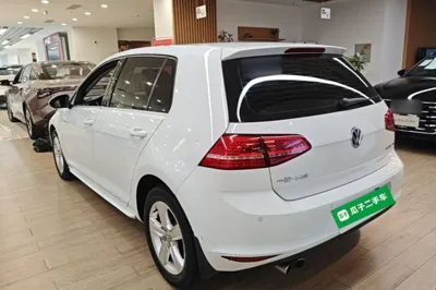Volkswagen Golf 2015, 101000 км, за 6964 USD