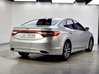 Hyundai Grandeur 2012, 151537 км, за 1881.88 USD