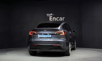 Tesla Model Y 2022, 62528 км, за 25981.63 USD