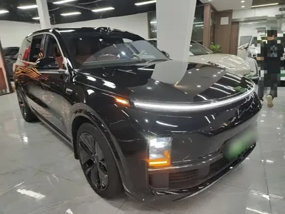 Li Auto Li L9 2023, 72100 км, за 35214.37 USD