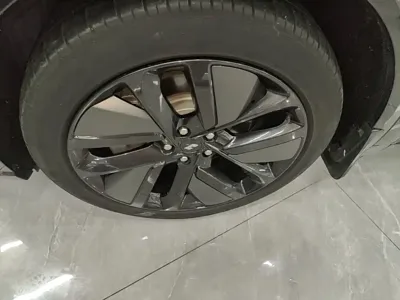 Li Auto Li L9 2023, 72100 км, за 35214.37 USD - фото 23