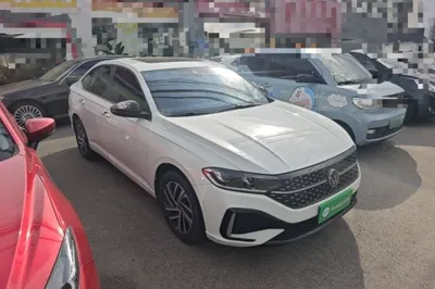 Volkswagen Lavida 2023, 23800 км, за 13063 USD