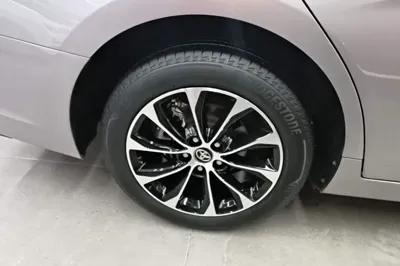 Toyota Avalon 2022, 43800 км, за 18870 USD - фото 11