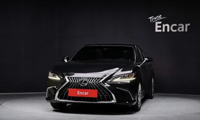 Lexus ES 2023, 123761 км, за 22509.92 USD