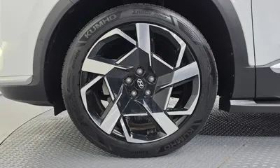 Hyundai Santafe 2021, 83358 км, за 15885.52 USD