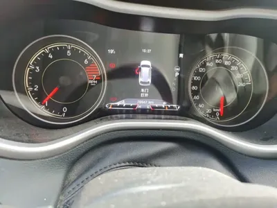 Jeep Cherokee 2017, 76900 км, за 5444.27 USD
