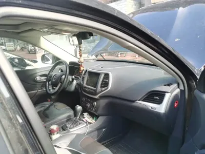 Jeep Cherokee 2017, 76900 км, за 5444.27 USD - фото 20