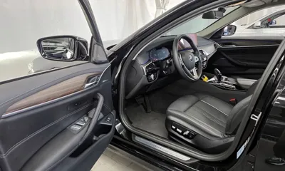 BMW 5-Series 2023, 13883 км, за 28770.35 USD - фото 10
