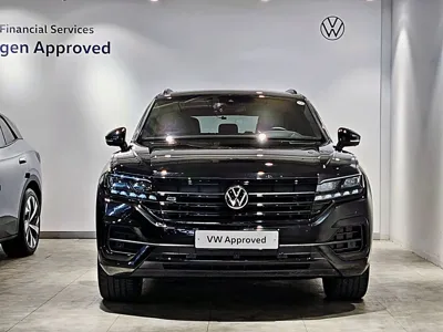 Volkswagen Touareg 2023, 26108 км, за 46592.94 USD