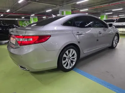 Hyundai Grandeur 2011, 126350 км, за 3166.32 USD