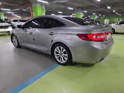 Hyundai Grandeur 2011, 126350 км, за 3166.32 USD