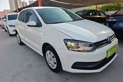 Volkswagen Polo 2016, 111000 км, за 6174 USD