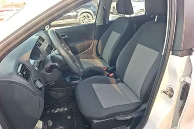 Volkswagen Polo 2016, 111000 км, за 6174 USD - фото 17