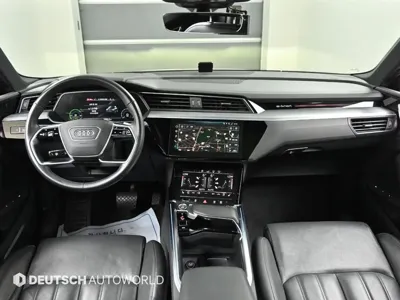 Audi e-tron 2020, 129057 км, за 25400.66 USD - фото 7